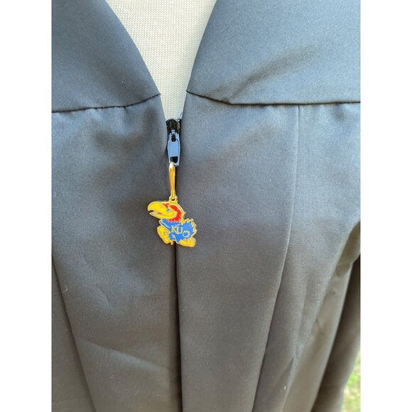 Jayhawk Jostens Evolution Bachelor 5 Black Graduation Gown With Zipper Pull - Picture 2 of 7